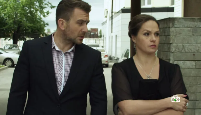 Момент из 8 серии 1 сезона