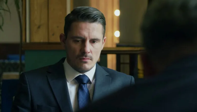 Момент из 18 серии 6 сезона